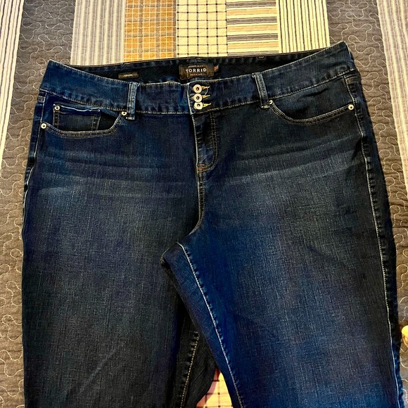 EUC Torrid Jeggings - Picture 2 of 4